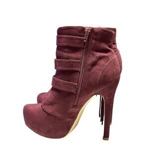 Just Fab Burgundy Velvet Suede Ankle Boots Zip up straps & tassel accents size 8